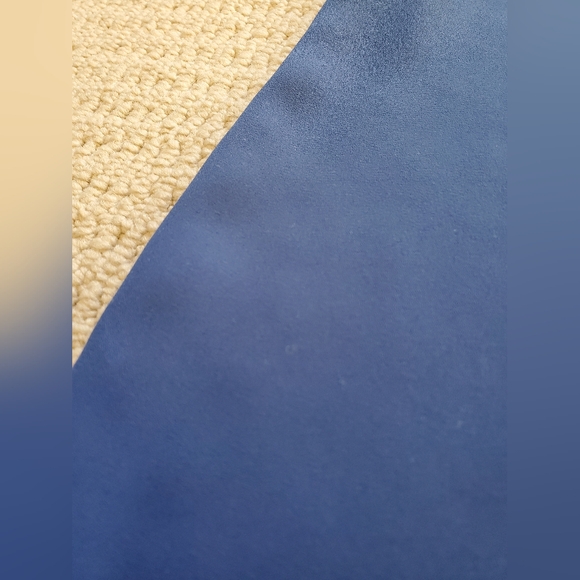 Like New✨ Reitmans Round Neck Blouse - Picture 3 of 6